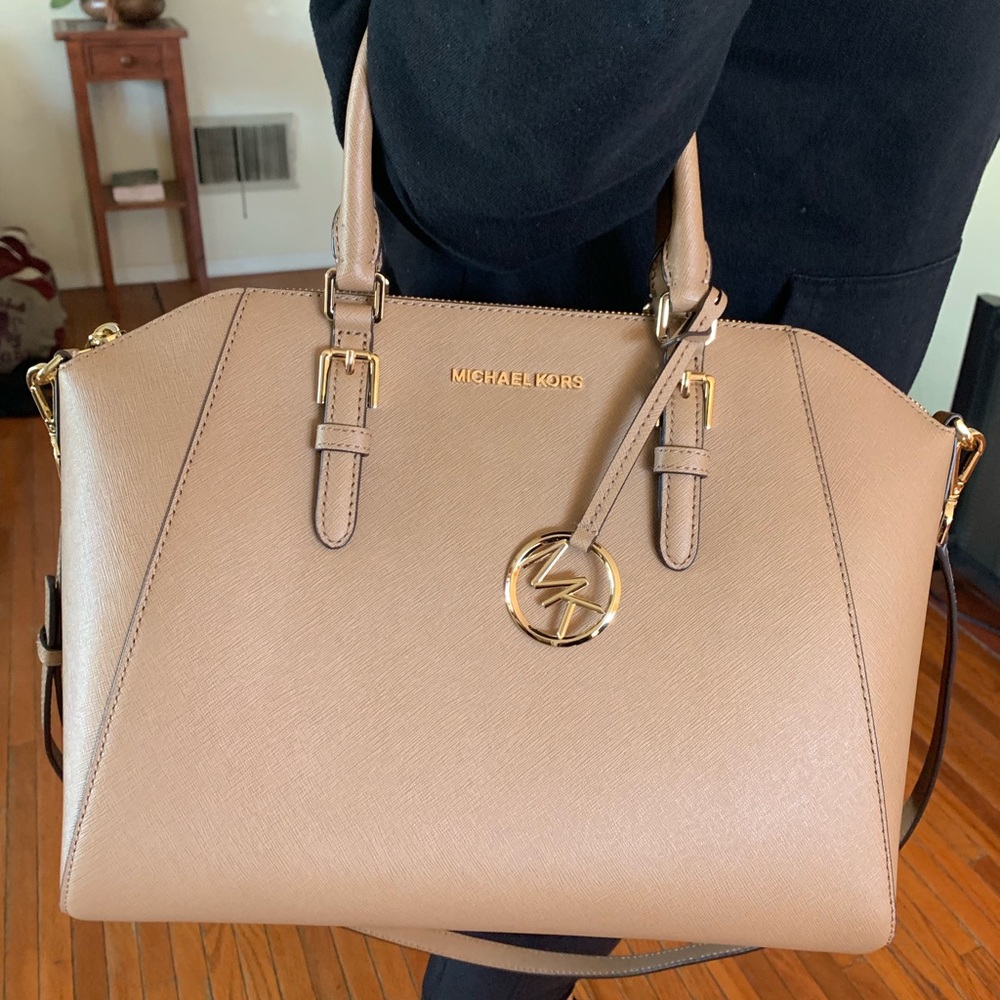 Large Ciara Michael Kors purse (truffle)